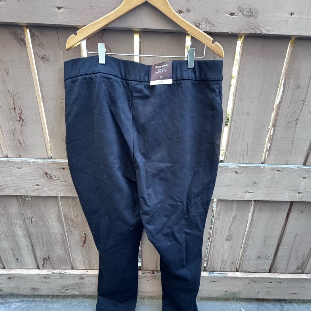 🎉NWT🎉 Ava & Viv Black Ponte Pull-On Pants with Front Pockets - Picture 9 of 12